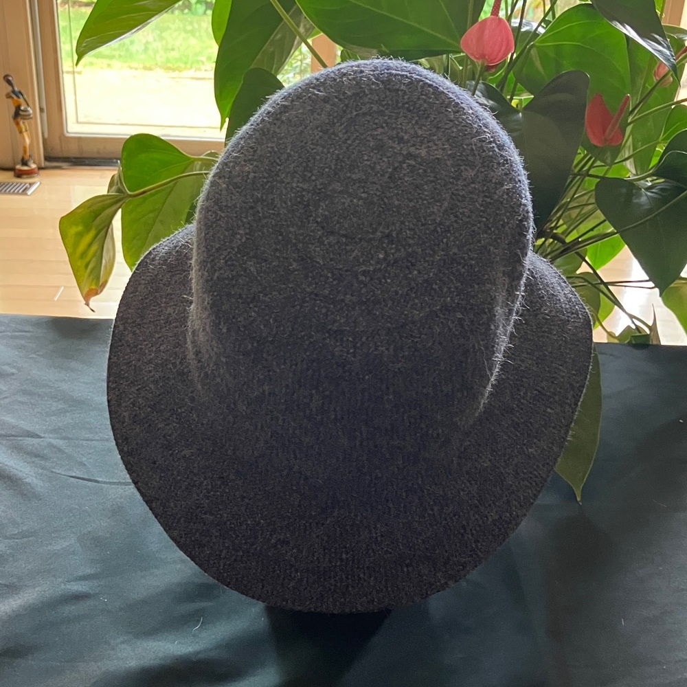 Chic Charcoal Women's Hat - Picture 4 of 7